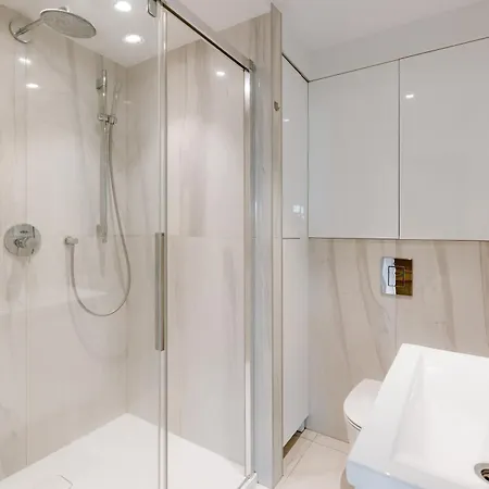 Apartment Arte Leszczynskiego - 2 Miejsca Parkingowe, Faktura Vat *