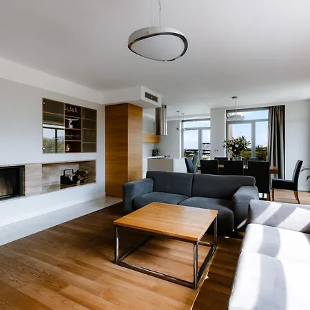 Apartment Arte Leszczynskiego - 2 Miejsca Parkingowe, Faktura Vat